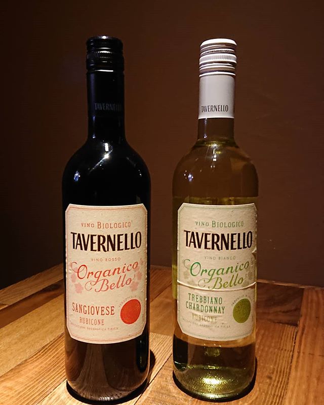 タヴェルネッロ オルガニコ ベッロ。イタリアのオーガニックワイン。有機栽培１００%のブドウのみを使ったワインです。ちまたではオーガニックワイン流行ってるみたいですよ赤も白もスッキリ飲みやすく料理を選ばなくて良い感じの仕上がりです。#タヴェルネッロ #タヴェルネッロオルガニコ #タヴェルネッロオルガニコベッロ #ネコンテ #オーガニックワイン #有機栽培 #ワイン #イタリアワイン